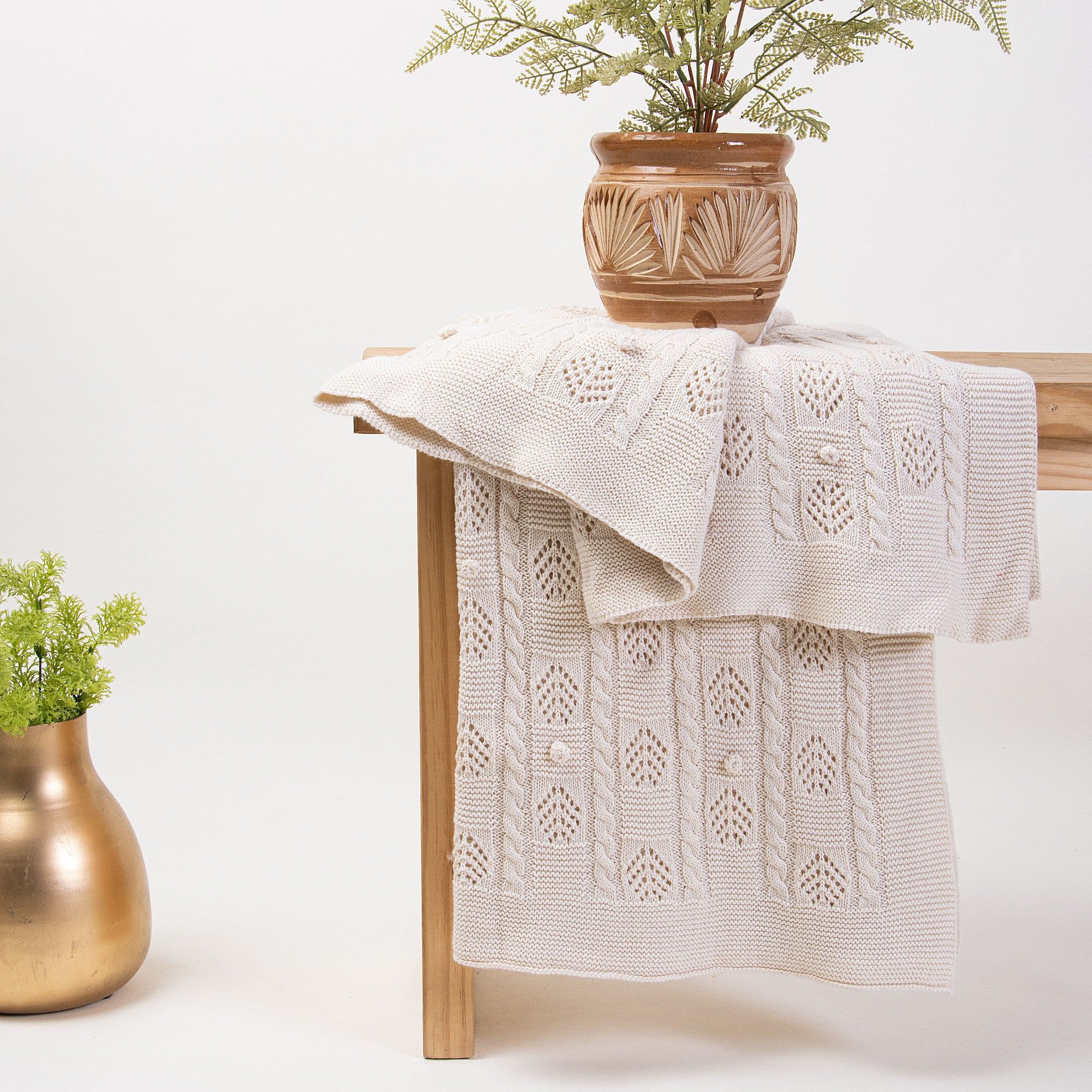 knitted Throw Blanket for Cozy Comfort and Style